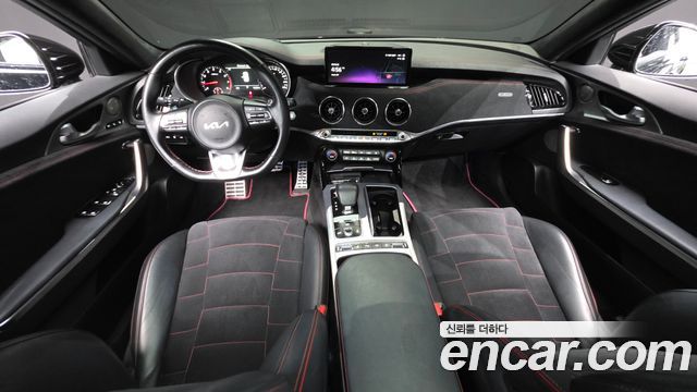 Kia Stinger — interior
