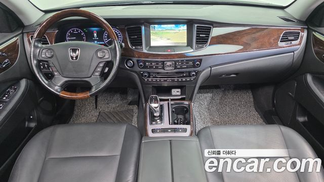 Hyundai Equus — interior