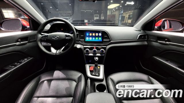 Hyundai Avante — interior