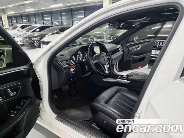 Mercedes-Benz E-Class — interior