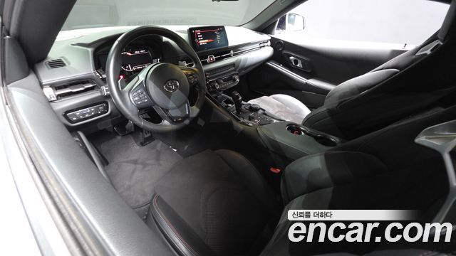 Toyota Supra — interior
