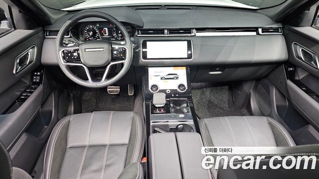 Land Rover Range Rover Velar — interior
