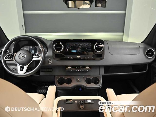 Mercedes-Benz Sprinter — interior