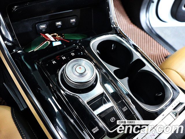 Kia Carnival — interior