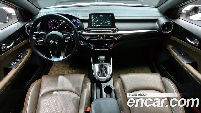 Kia K3 — interior