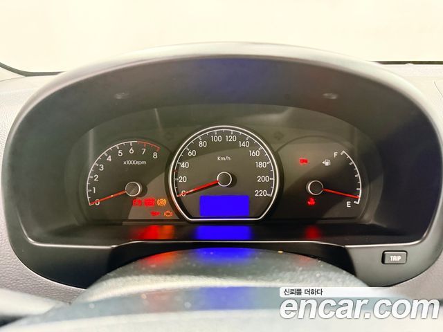 Hyundai Avante — interior
