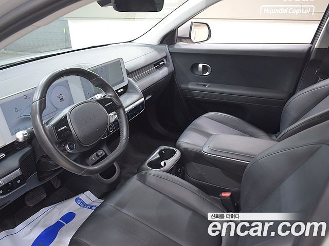 Hyundai IONIQ 5 — interior