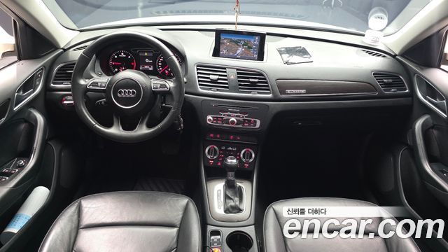Audi Q3 — interior