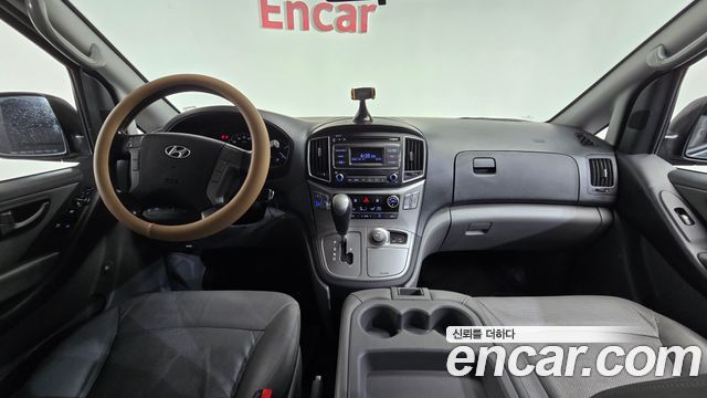 Hyundai Starex — interior