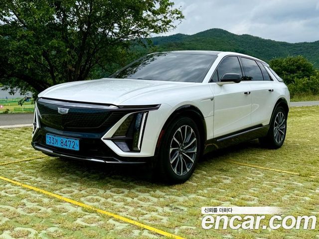 Cadillac Lyriq — exterior