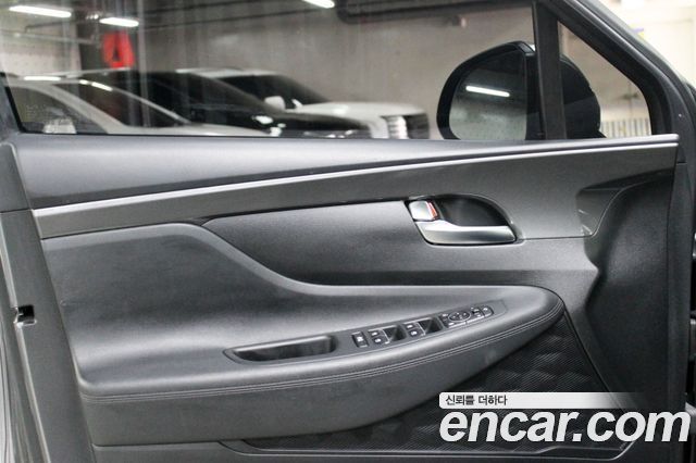 Hyundai Santa Fe — interior