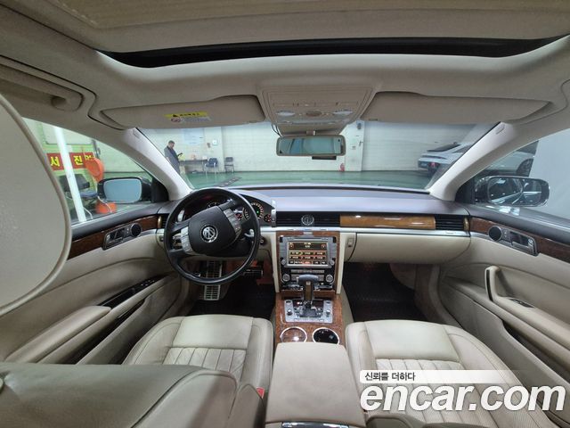 Volkswagen Phaeton — interior
