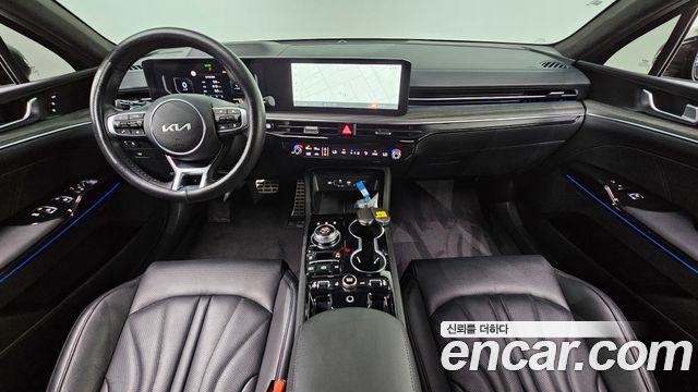 Kia K5 — interior