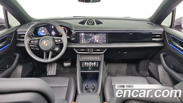 Porsche Macan — interior