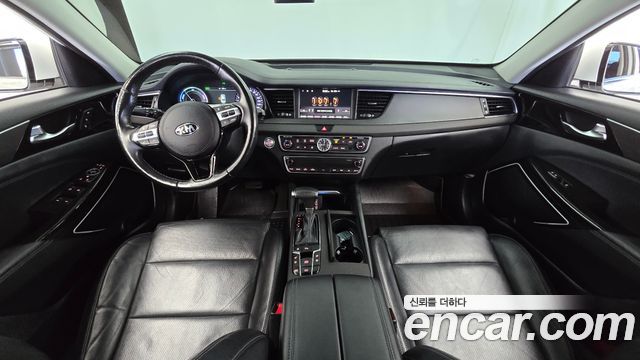Kia K7 — interior
