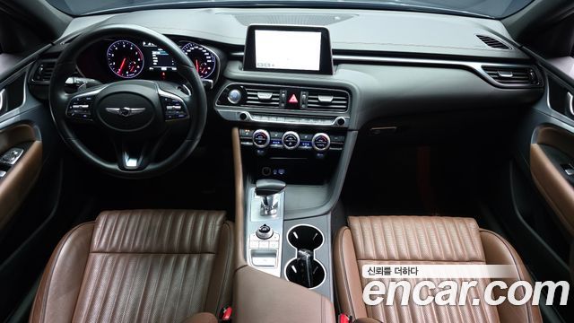 Genesis G70 — interior