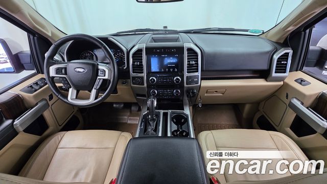 Ford F-150 — interior