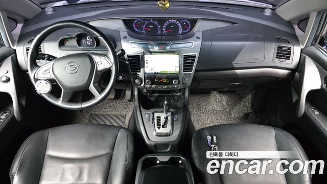 KG Mobility Korando — interior