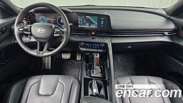 Hyundai Avante — interior