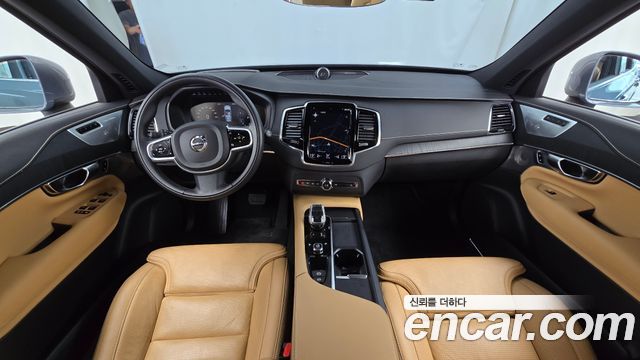Volvo XC90 — interior
