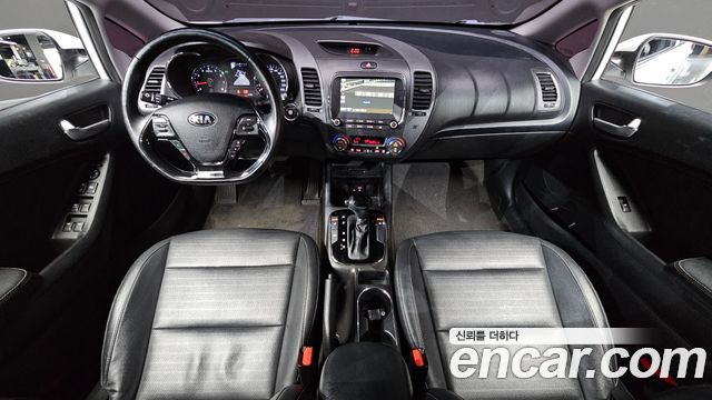 Kia K3 — interior