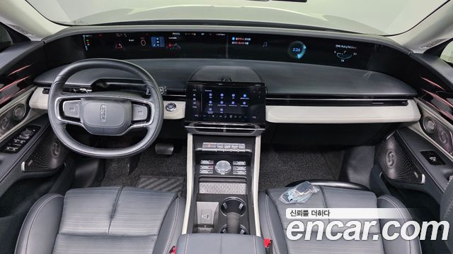 Lincoln Nautilus — interior