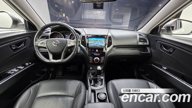 KG Mobility Tivoli — interior