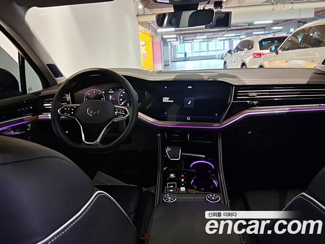 Volkswagen Touareg — interior