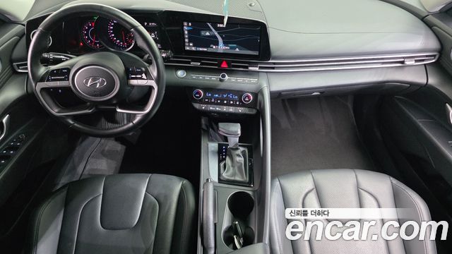 Hyundai Avante — interior