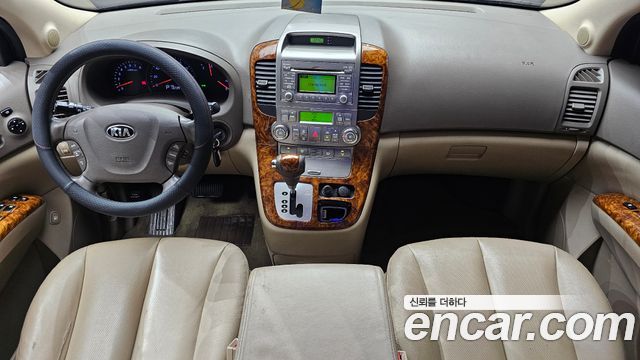 Kia Carnival — interior