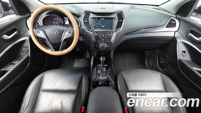 Hyundai Santa Fe — interior