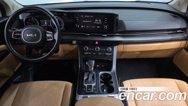 Kia Carnival — interior