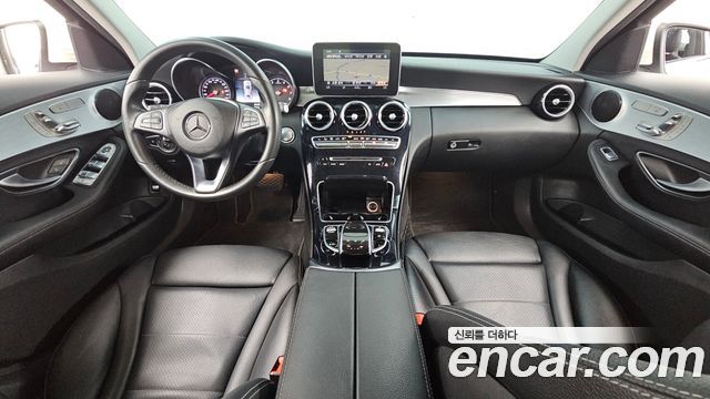 Mercedes-Benz C-Class — interior