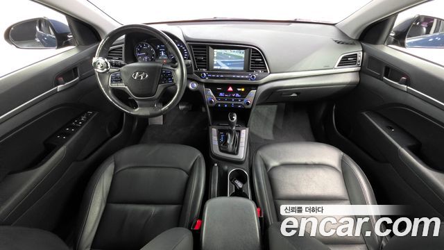 Hyundai Avante — interior