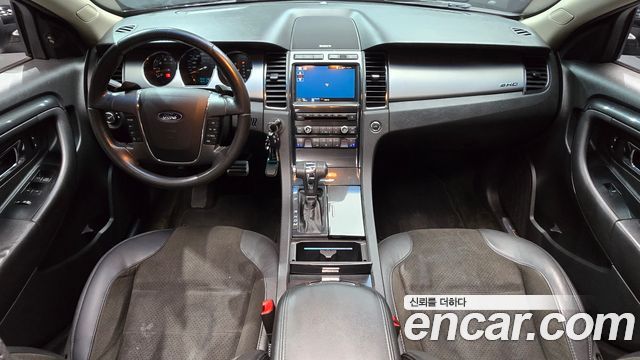 Ford Taurus — interior