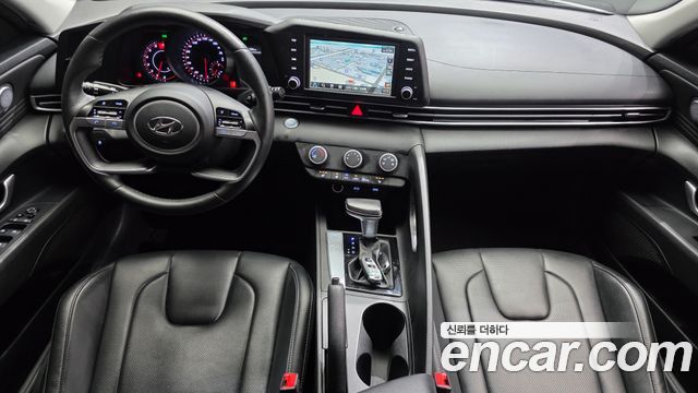 Hyundai Avante — interior