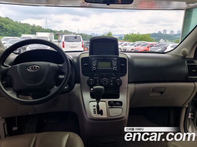 Kia Carnival — interior