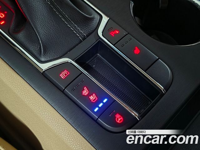 Kia Carnival — interior