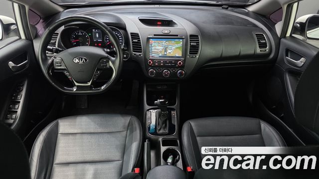 Kia K3 — interior