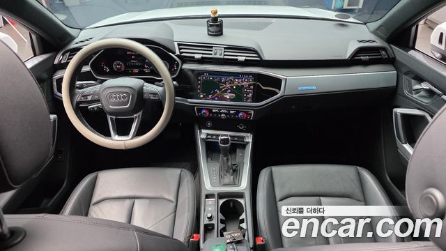 Audi Q3 — interior