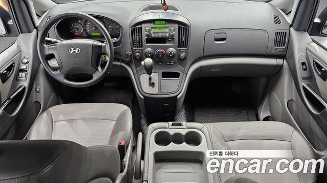 Hyundai Starex — interior