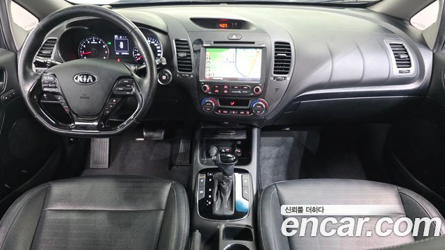 Kia K3 — interior