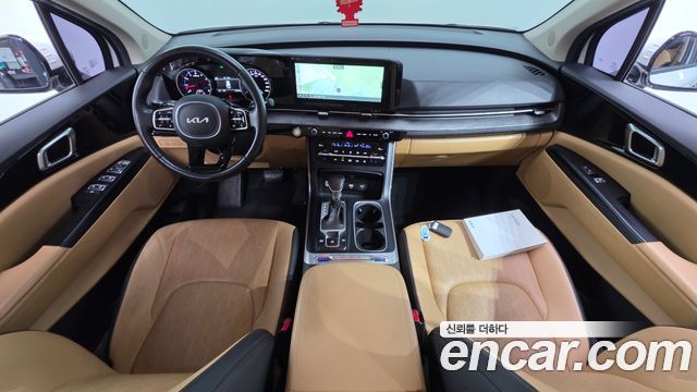 Kia Carnival — interior