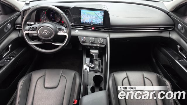 Hyundai Avante — interior