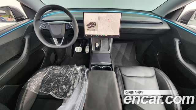 Tesla Model Y — interior