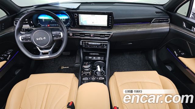 Kia K5 — interior