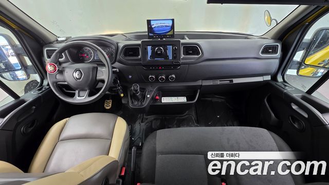 Renault Korea Master — interior