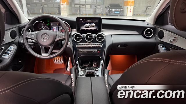 Mercedes-Benz C-Class — interior