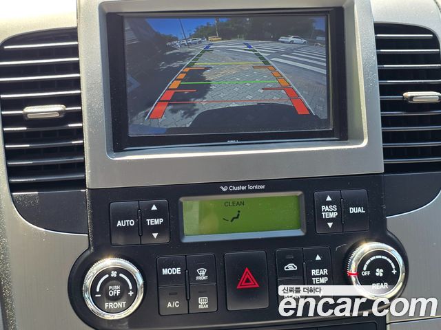 Kia Carnival — interior