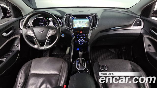 Hyundai Santa Fe — interior